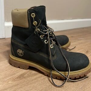 LIKE NEW! Men’s 6.5 Black Timberland Boots
